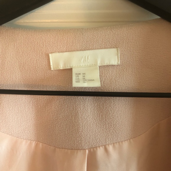 H&M light weight outerwear jacket - Picture 2 of 4